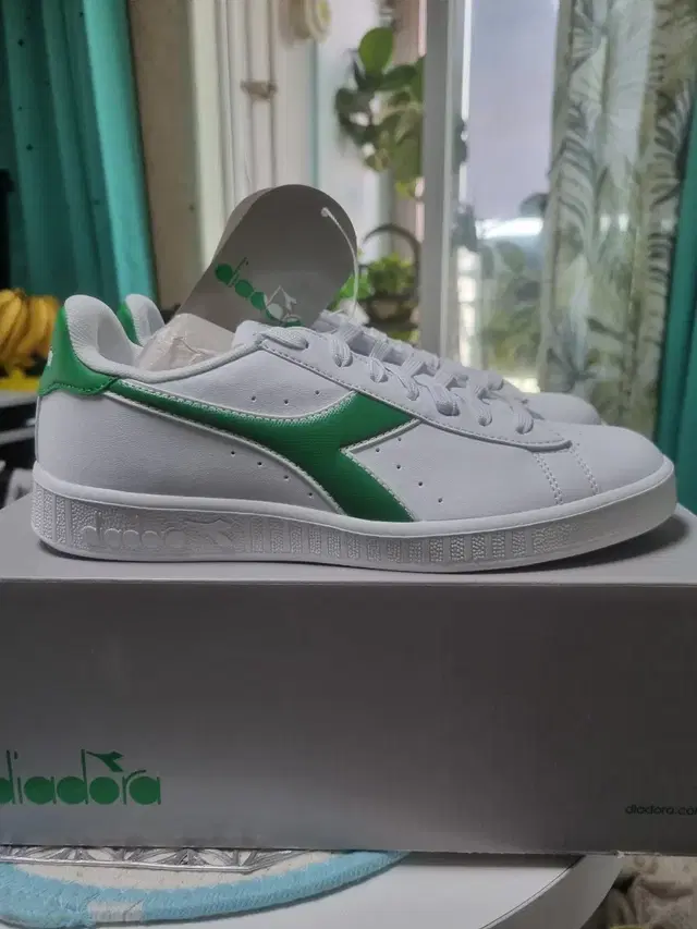 Diadora snikers 275새제품