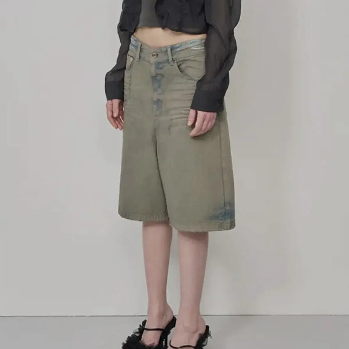 LCDC DIRTY WASHED DENIM SHORTS