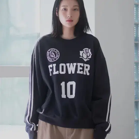 헤비즘 OVERSIZE FOOTBALL TEAM SWEATSHIRT