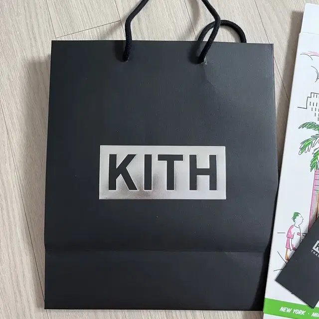 (새상품 풀패키지) 키스 트리츠 kith treats 한정판 도넛 티셔츠