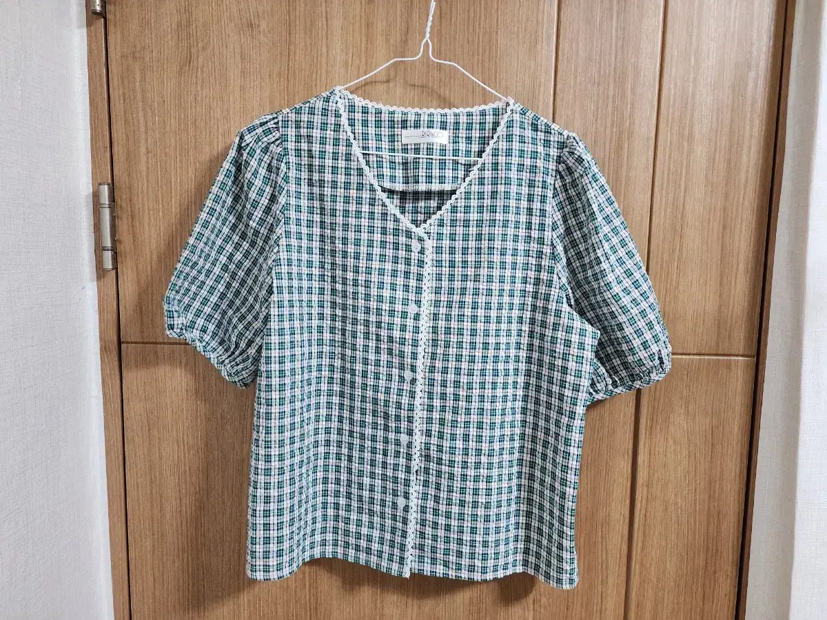 (44-66) Women's Lili & Co. Vahn Short-Sleeved yeoreum Blouse