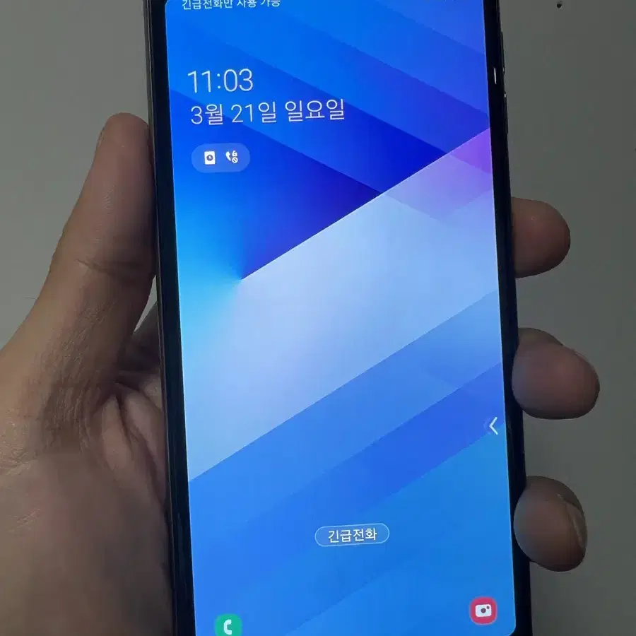 갤럭시 A7(2018) 브론즈 64GB 판매합니다.