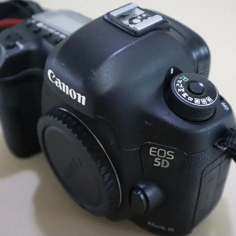 캐논 EOS 5D Mark lll ( 오두막 마크 3) 풀프레임DSLR