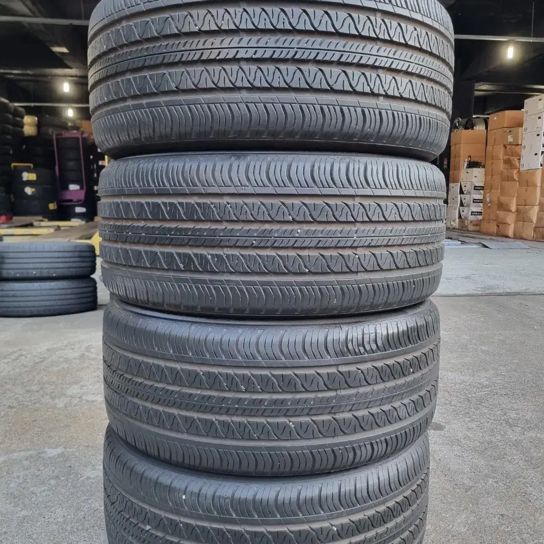 테슬라타이어 235/40R19 96W (콘티넨탈 프로콘택트RX)중고타이어