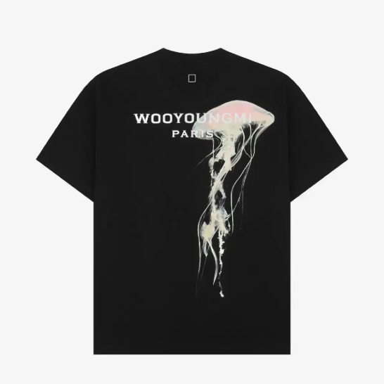 우영미 루미너스 젤리피쉬 백 로고 티셔츠 블랙 - 24SS (XL)