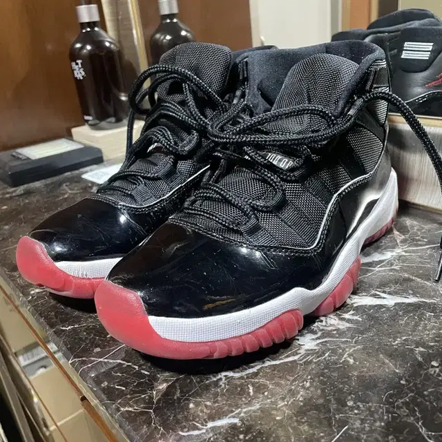 Jordan 11 Retro Bred 2019 / 265