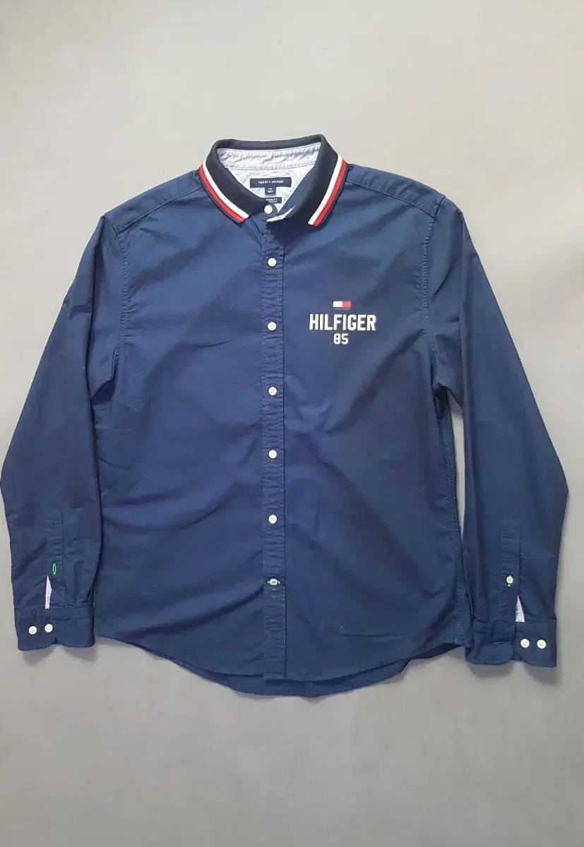 [L] Tommy Hilfiger cignature line custom fit shirt