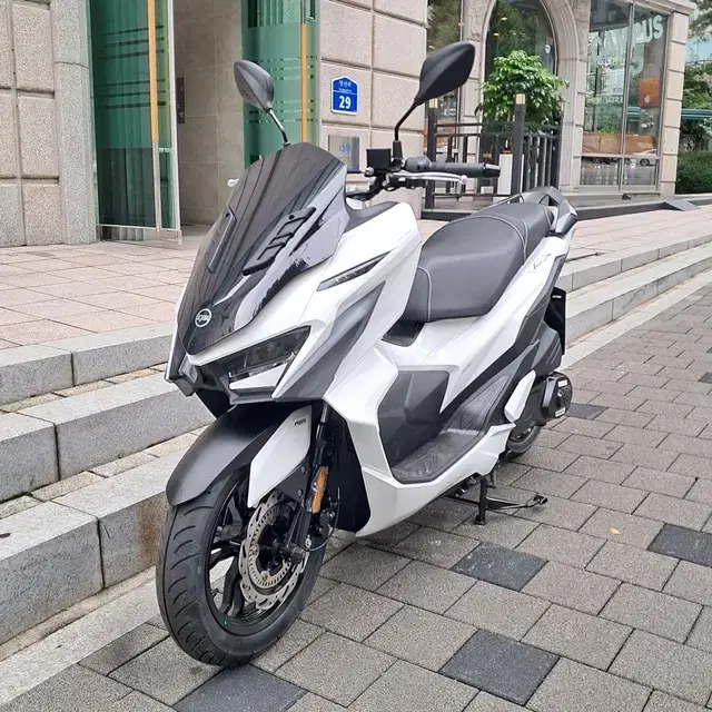 SYM VSX 125 전,후 ABS 배달.레져 전용 오토바이 스쿠터