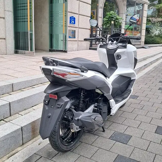 SYM VSX 125 전,후 ABS 배달.레져 전용 오토바이 스쿠터