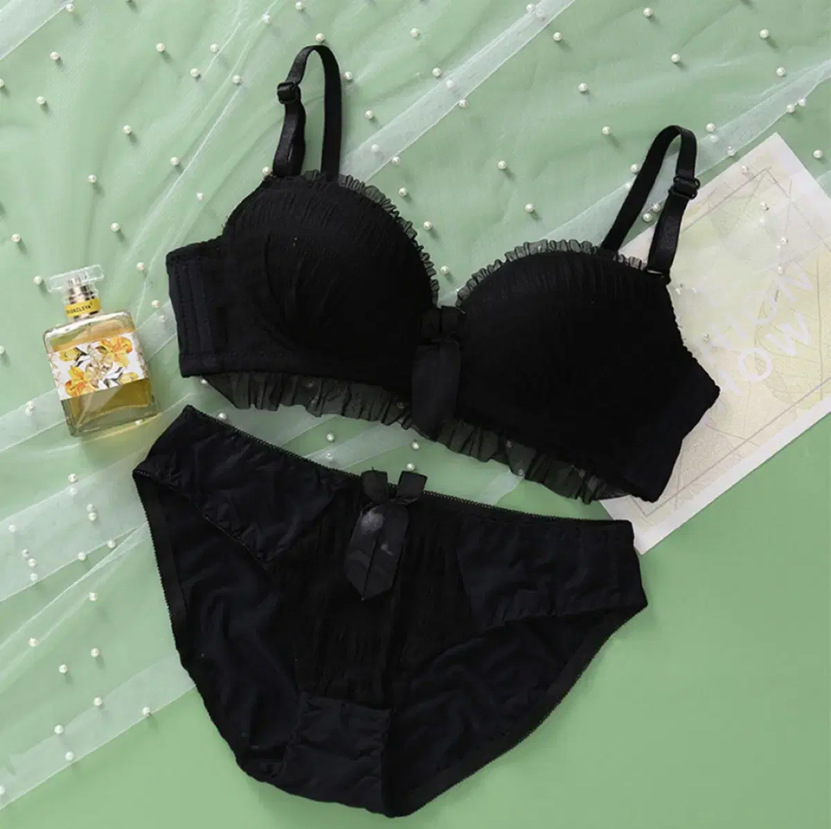 [1+1] Only U Lace Ruffle Underwear Set