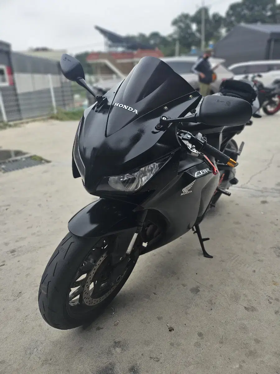 혼다CBR1000RR 15년식 3만키로때  630만원 깔끔차량