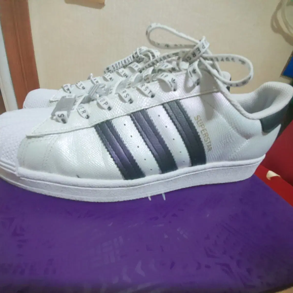 Adidas Superstar size 260