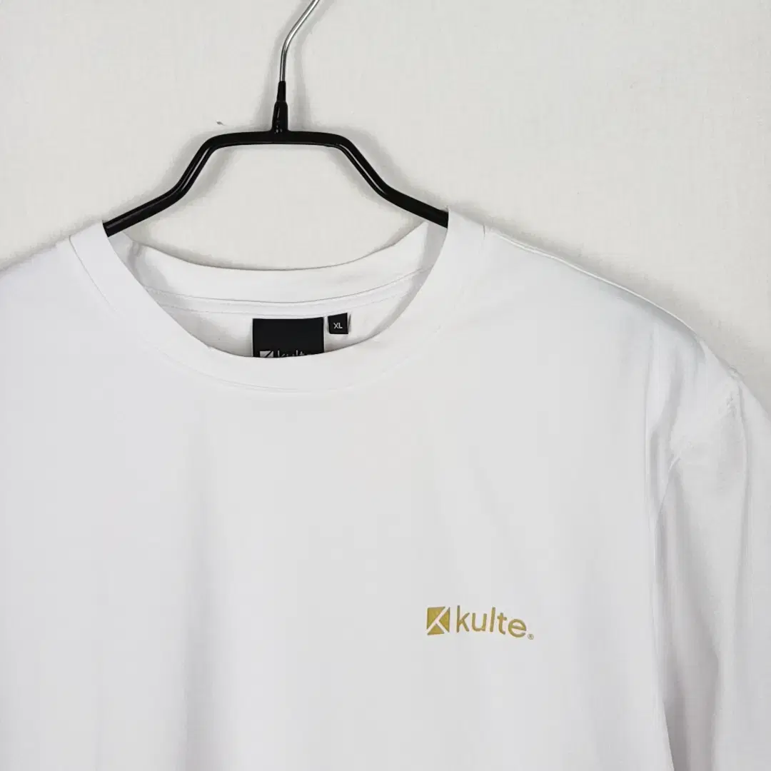 Kulte 쿨트/화이트 스판 라운드 반팔 티 XL 105/라덴