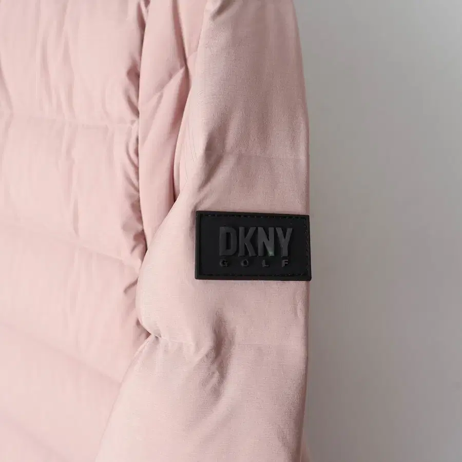 55/DKNY 골프 헝가리구스 심리스 스윙 다운패딩