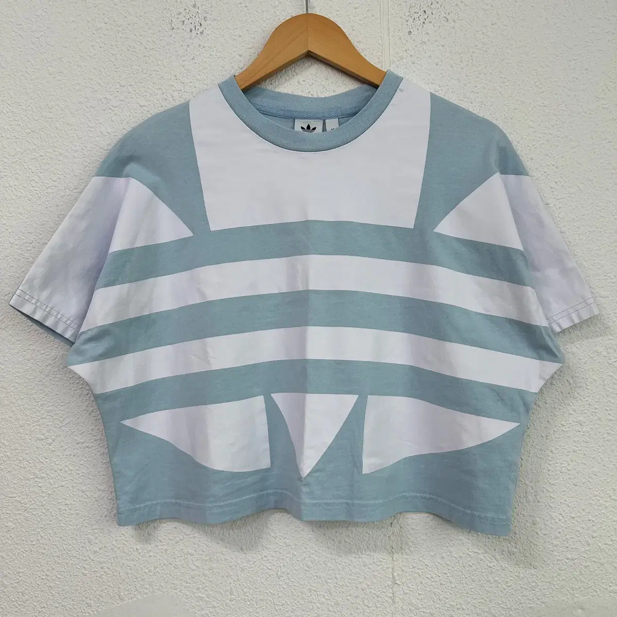 [M] Adidas Women's Big Logo Crop Short Sleeve T-Shirt 9050