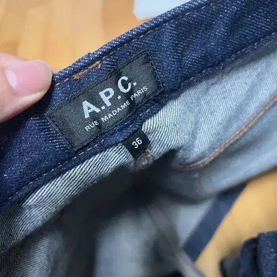 A.P.C.  36 사이즈  데님 쇼츠