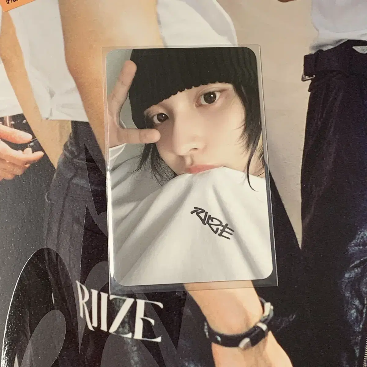 Rize wonbin Long Sleeve photocard WTS