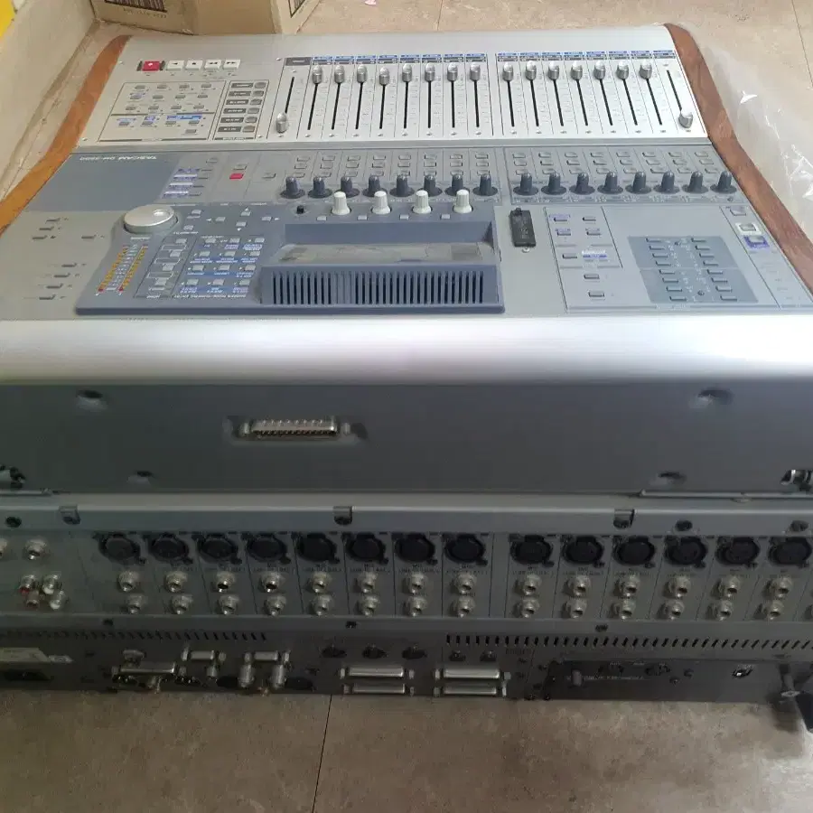 타스캄 Tascam DM3200 디지털믹서