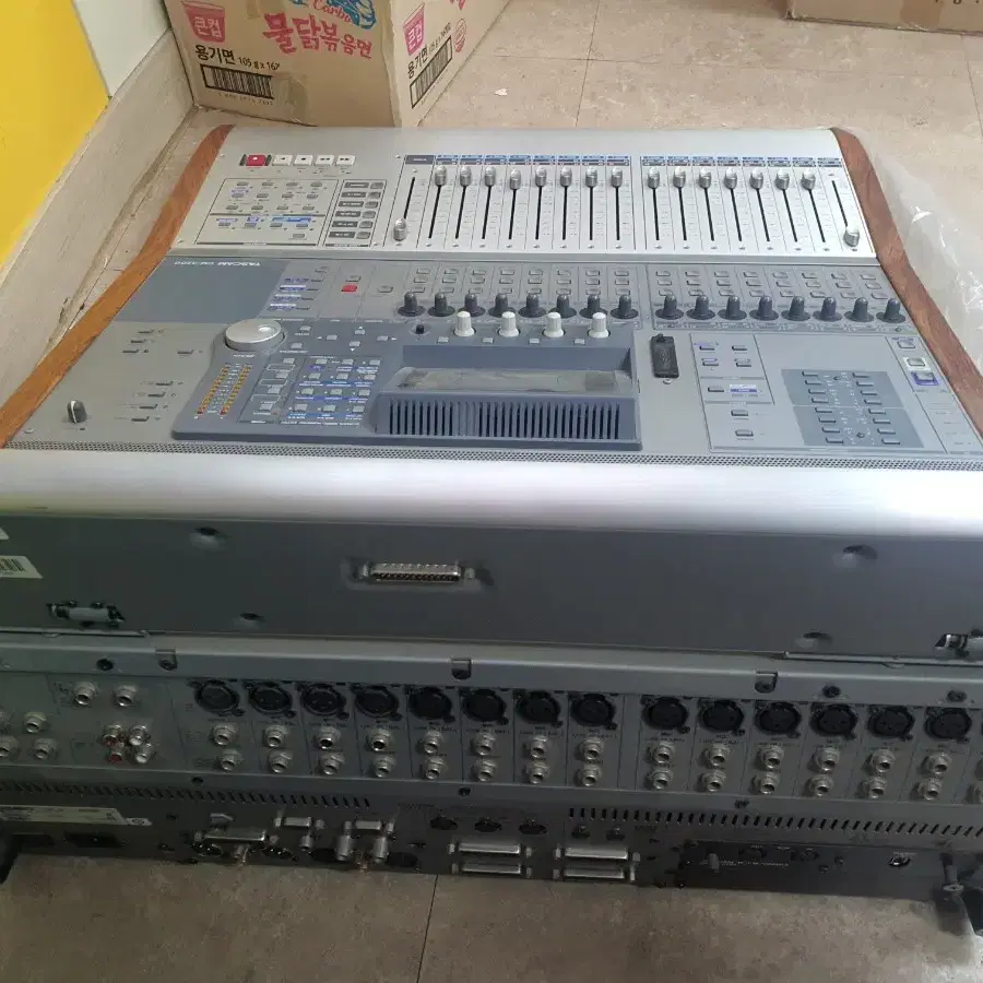 타스캄 Tascam DM3200 디지털믹서