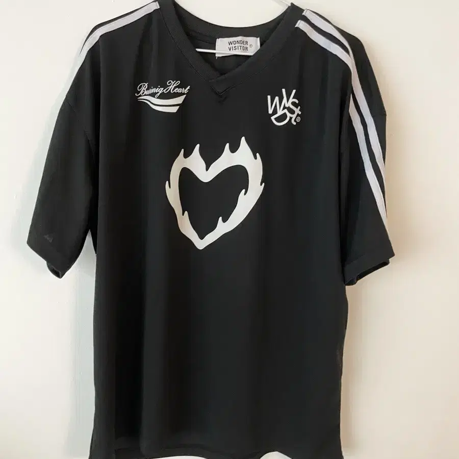 원더비지터 BN Heart Jersey T-shirt