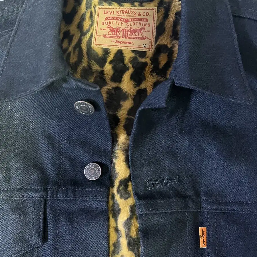 Supreme × Levis Leopard Trucker Jacket FW12 SUPREME X LEVI'S DENIM LEOPARD JEAN JACKET BLACK M