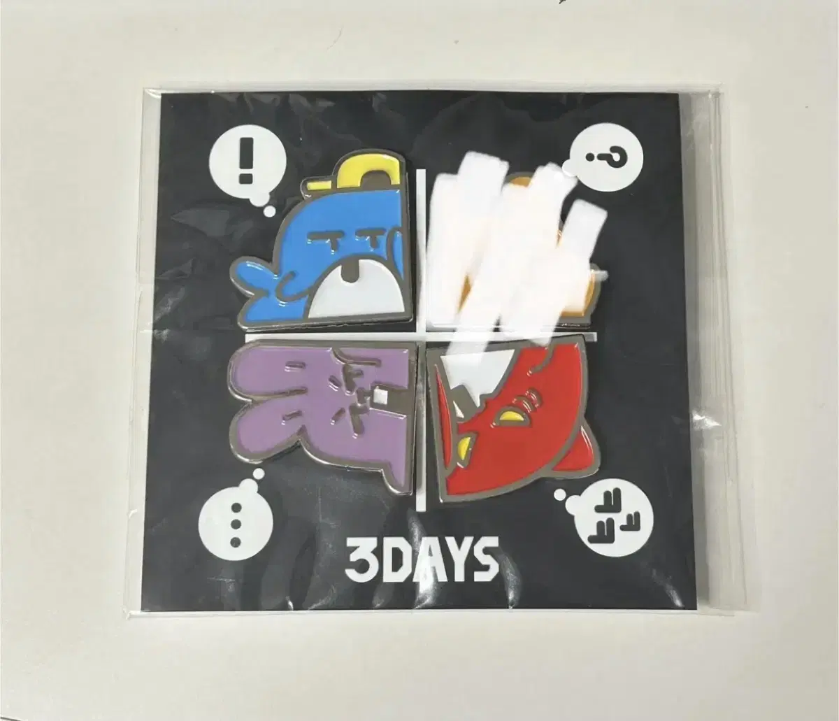 Sleepground TV 3DAYS (쓰리데이즈) metal badge sells.