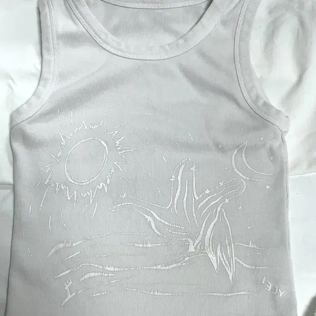 leey drawing tank top white