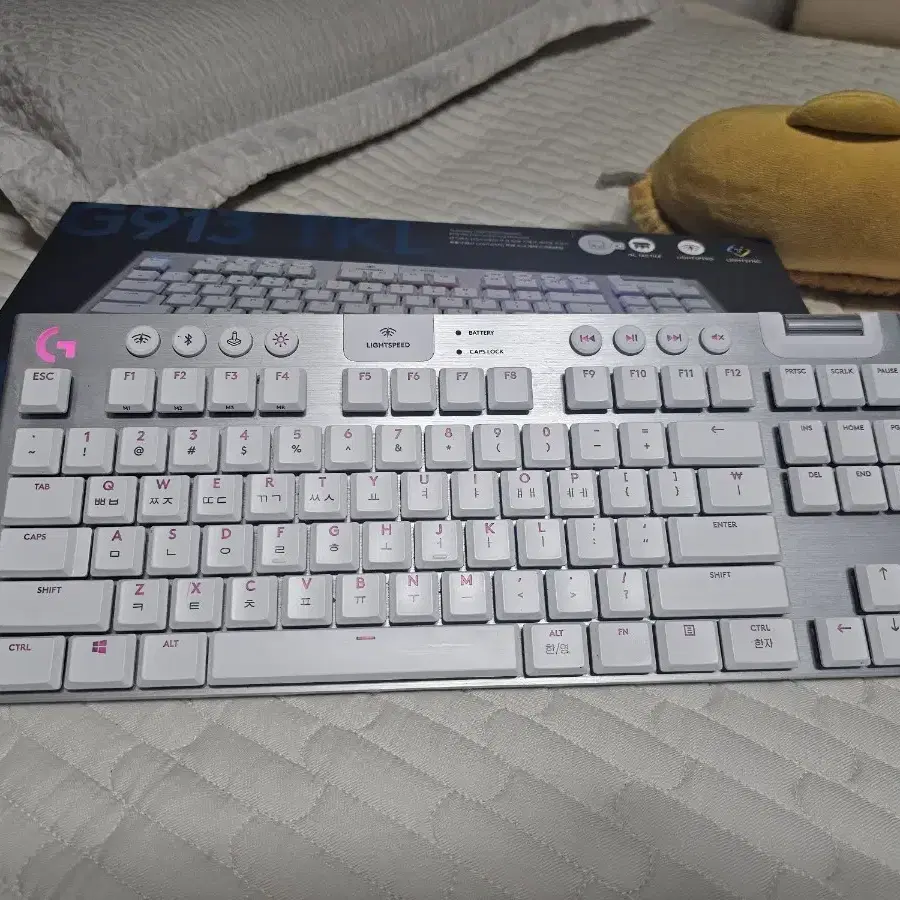 G913 TKL 화이트 판매 합니다