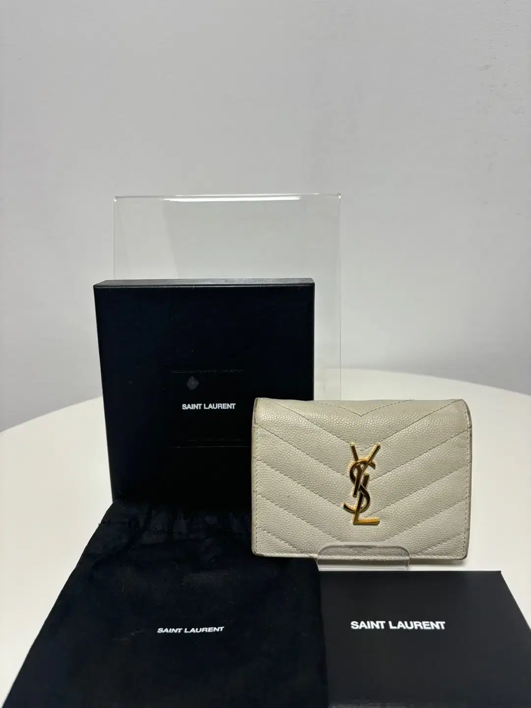 (OS)Yves Saint Laurent Envelope Wallet White for Women