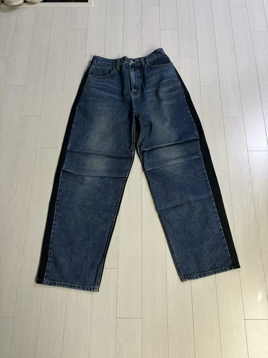 Distressed denim semi wide jeans