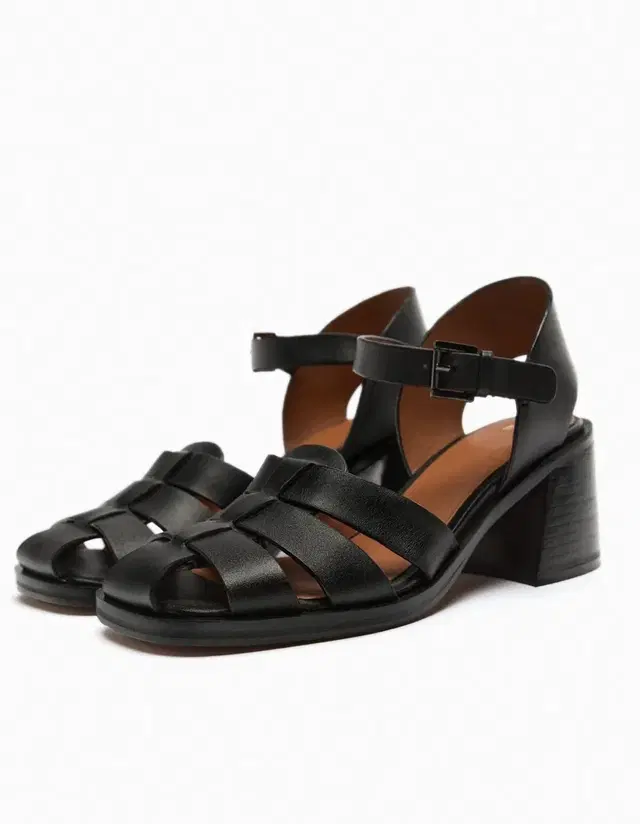 Zara 자라 Strappy Leather sandals 블랙 레더 샌들