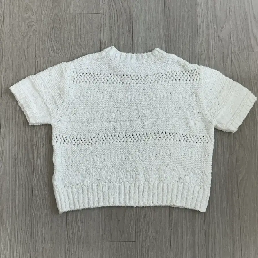 LEVAR 르바 Signature Cotton Round Knit