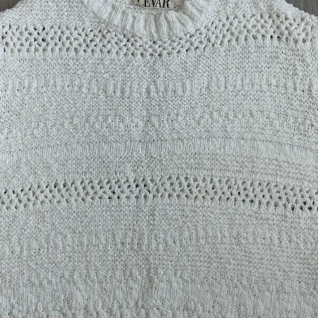 LEVAR 르바 Signature Cotton Round Knit