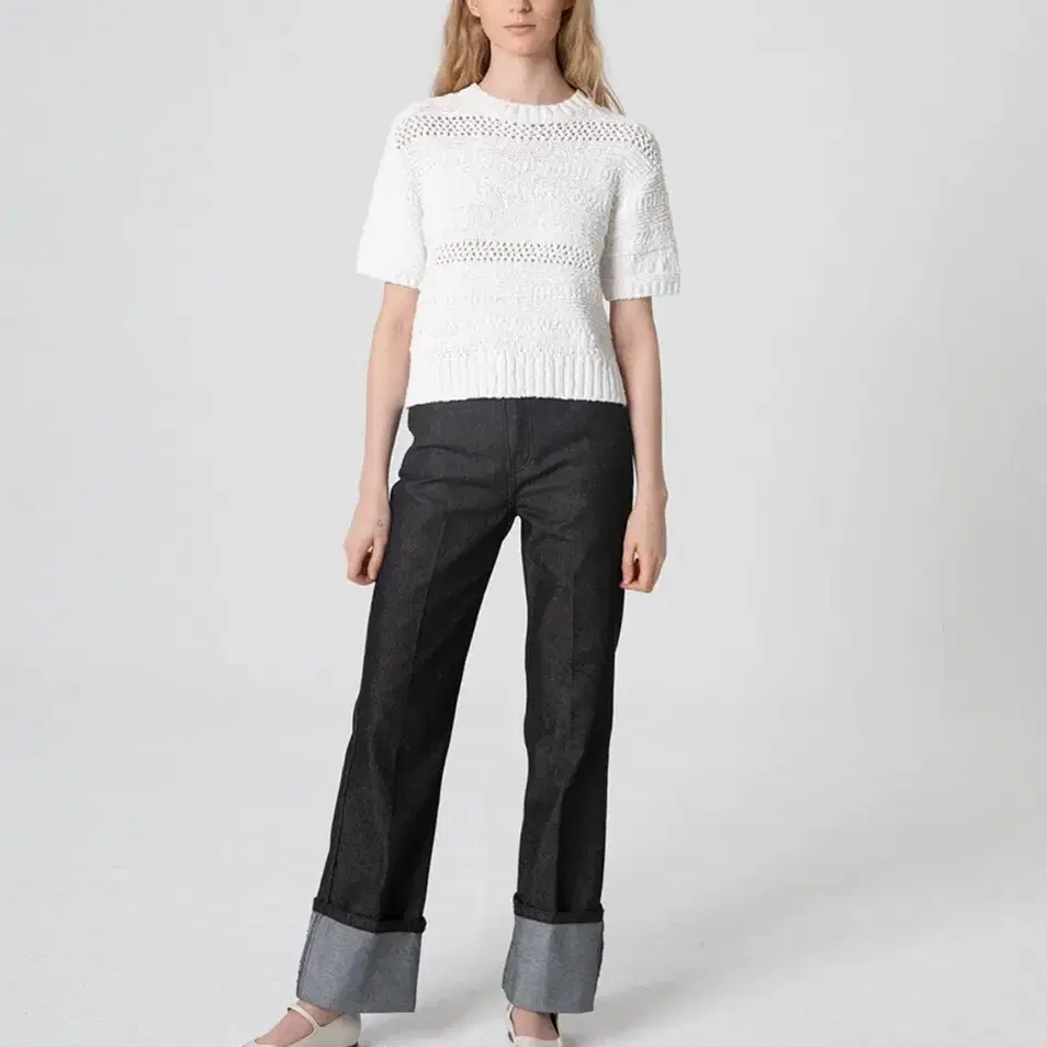 LEVAR 르바 Signature Cotton Round Knit