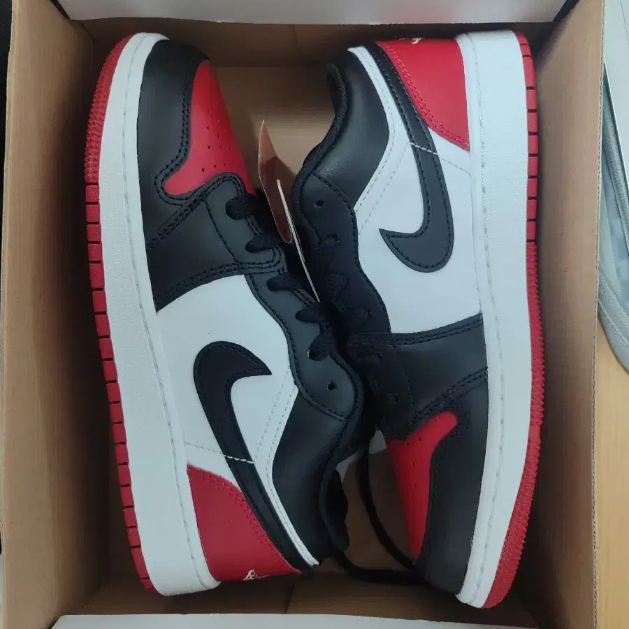 AIR JORDAN 1 LOW(GS) 브레드토(235mm)