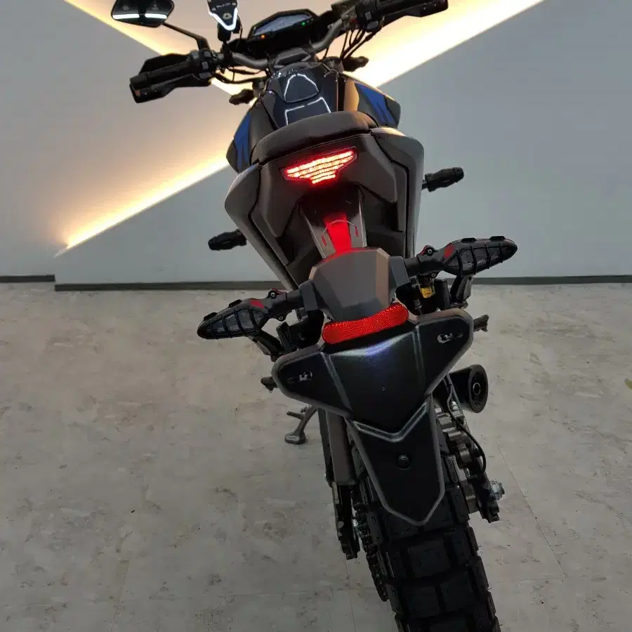 존테스U1 125 23년식(CB125R 310GS 힙스터 브이스트롬250