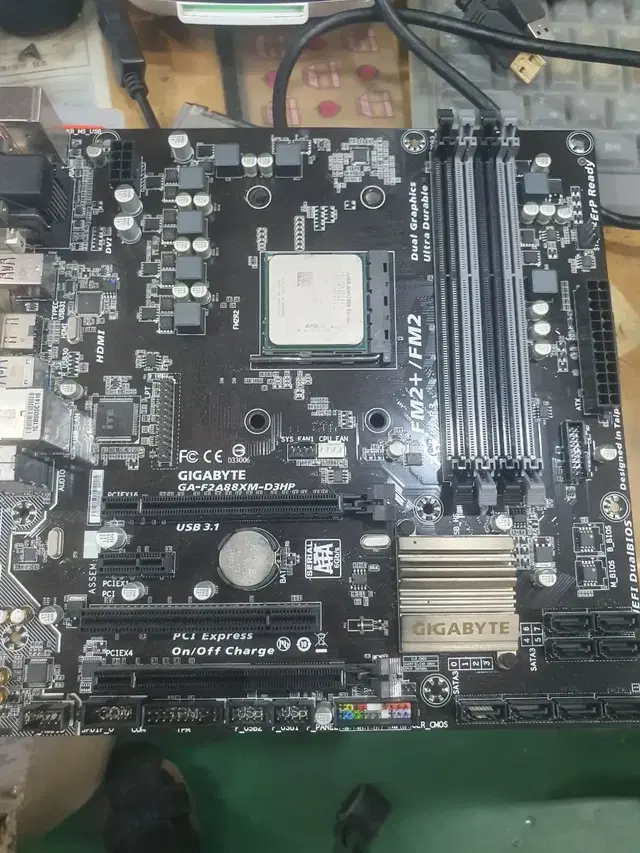 AMD A10-7800(정상) + GA-F2A88XM-D3HP(고장?)