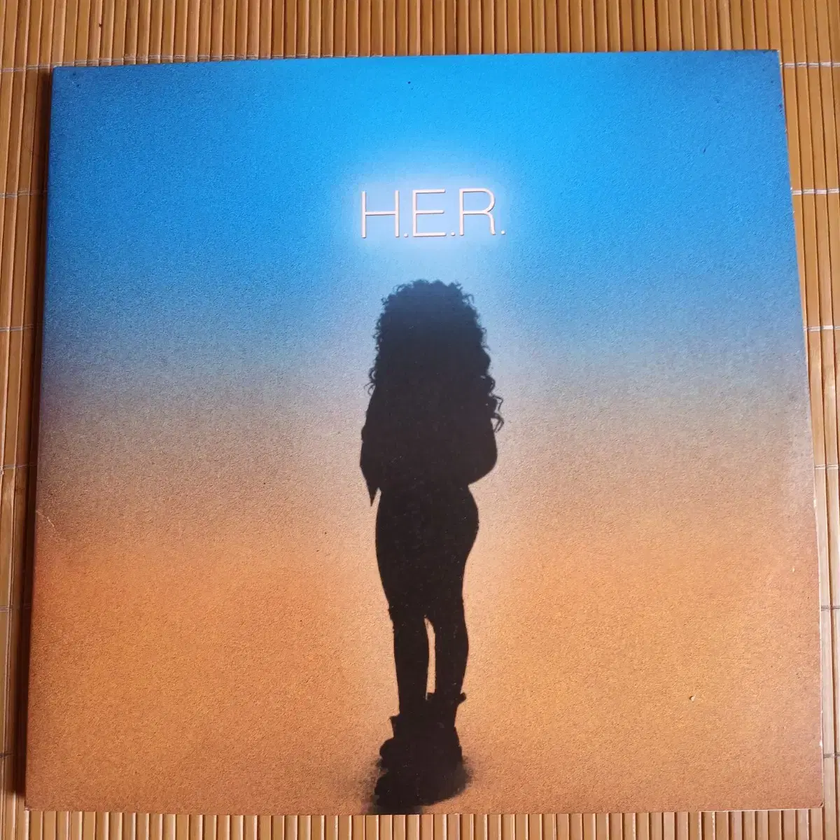 Lp중고 H.E.R 2LP 음반 판매합니다.