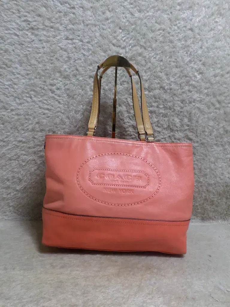 BettyBoomGuesse Coach cowhide orange shoulder bag second hand