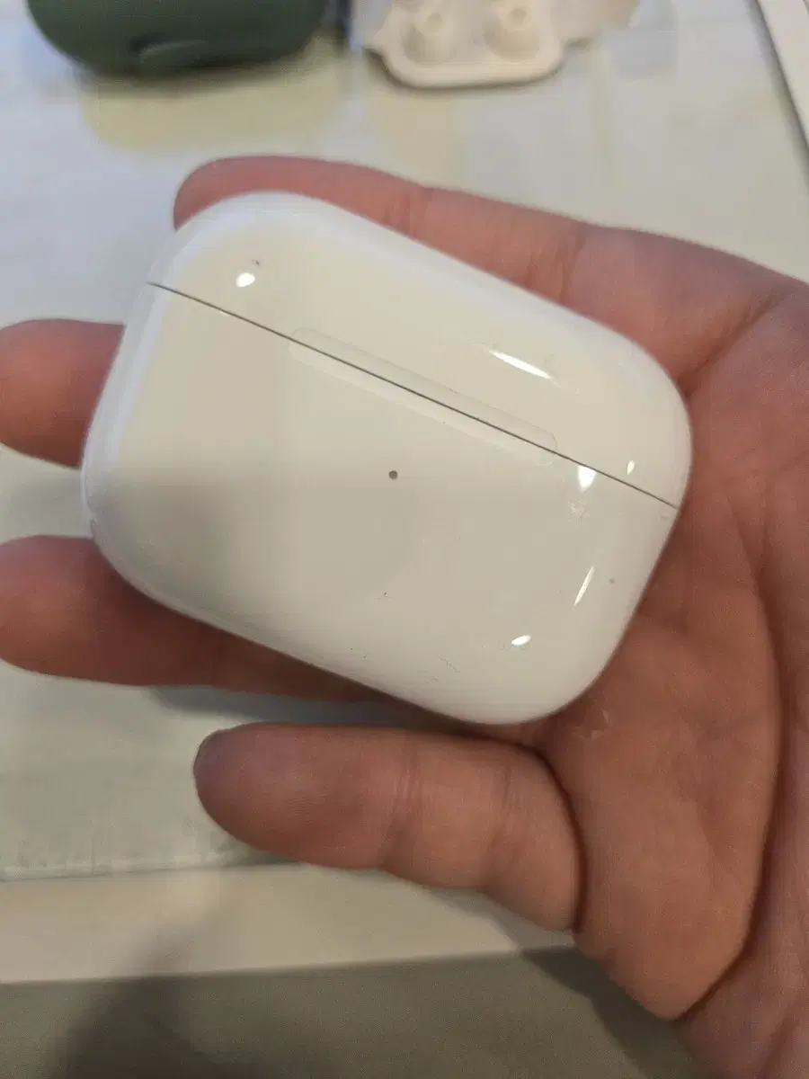 AirPods Pro 1 Full Box Right Side Defect