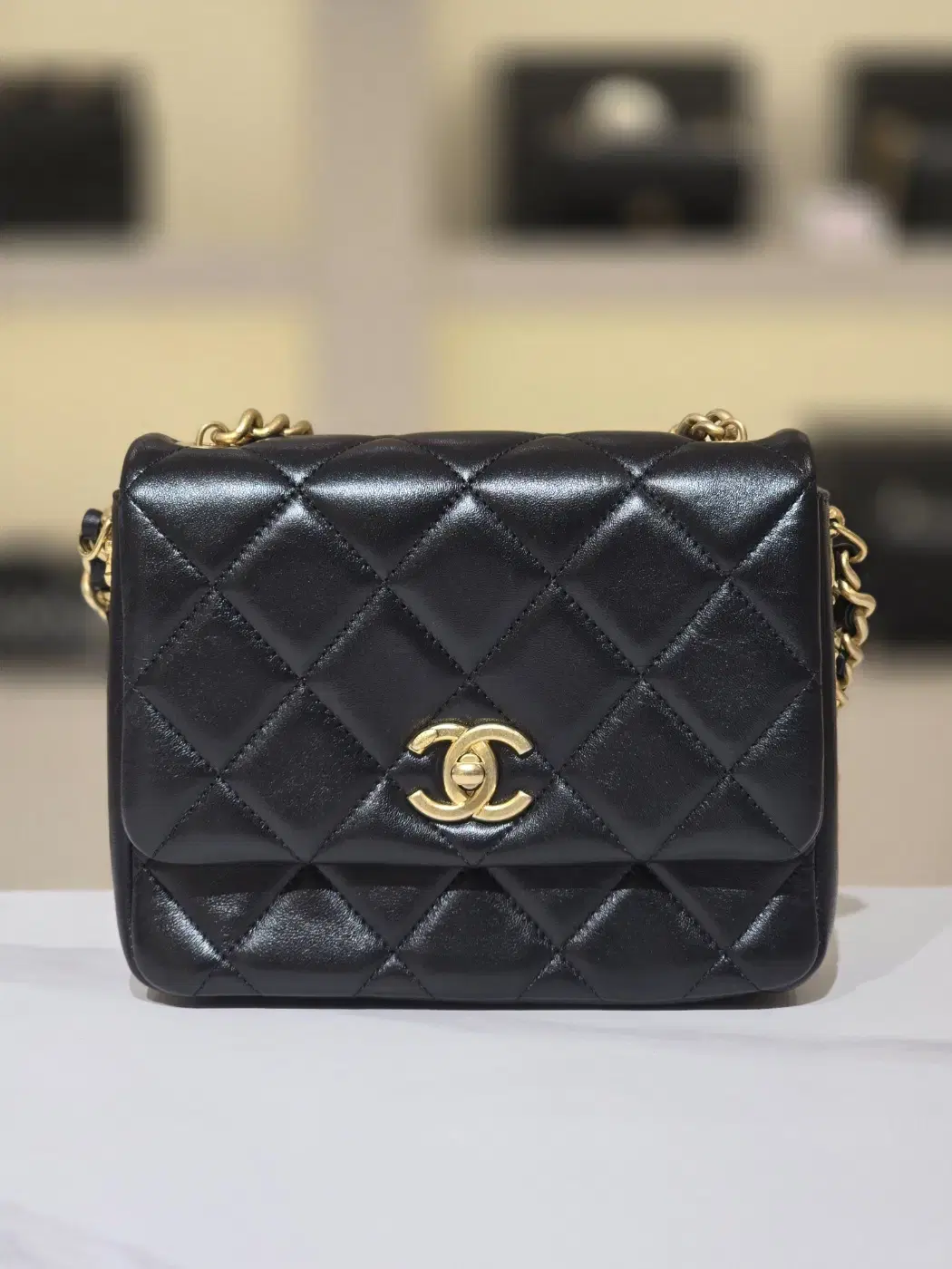 [중고명품럭스올]Chanel Side note black keum mini crossbody bag with built-in chip