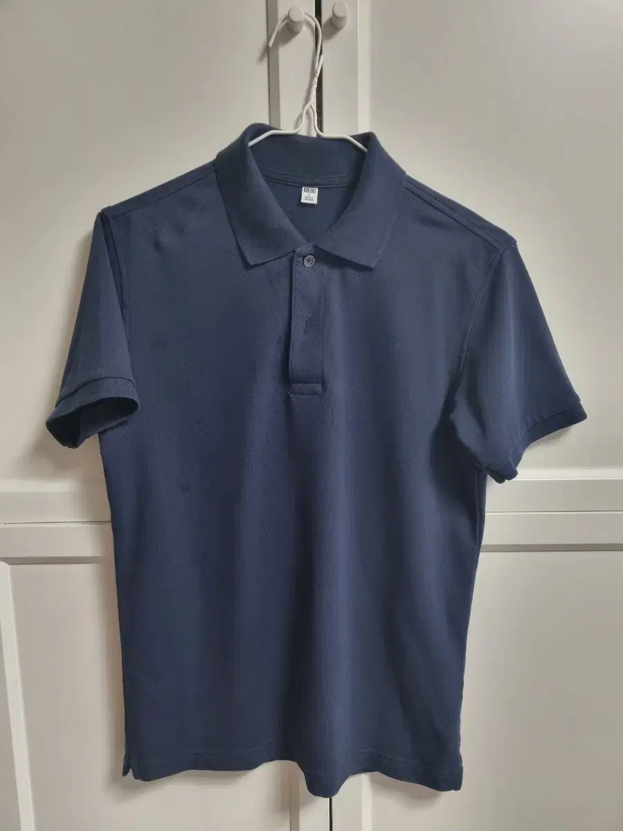 Uniqlo Dark Navy Small Size T-shirt Cotton Tee in Good Condition