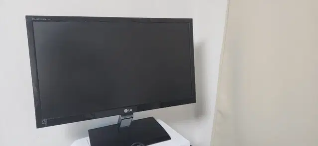 LG 22인치 60HZ 팝니다