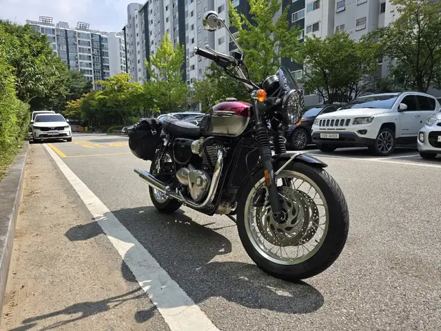 트라이엄프 본네빌 T120