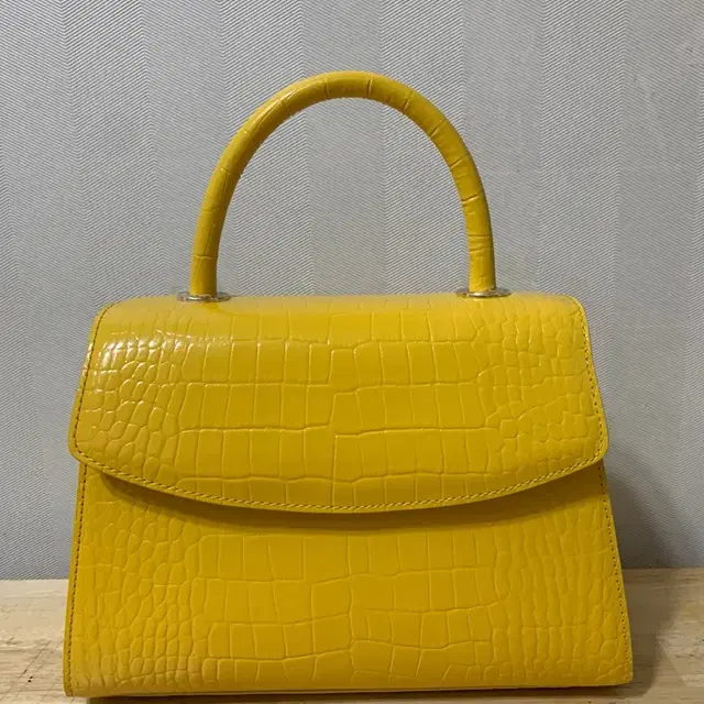 Grace Plie Middle Bag (Yellow)