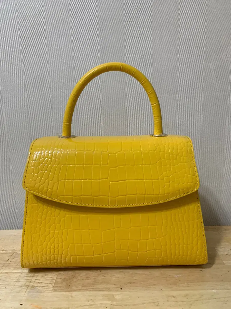 Grace Plie Middle Bag (Yellow)