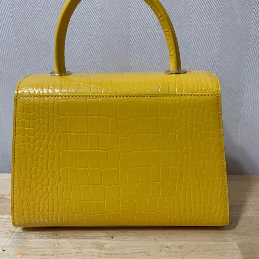 Grace Plie Middle Bag (Yellow)