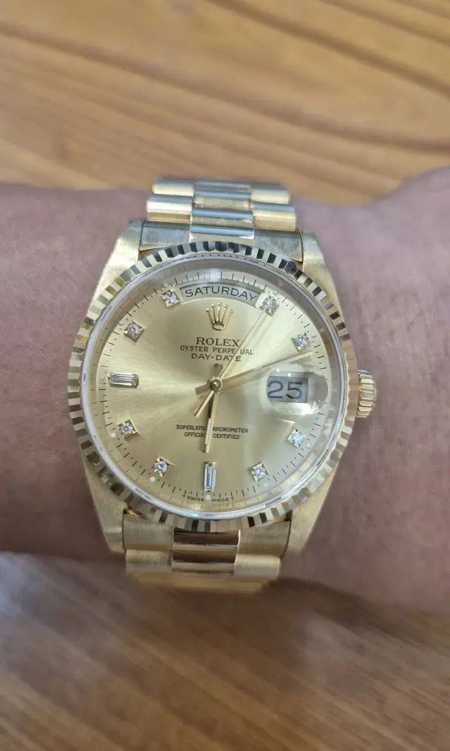 ROLEX DAYDATE 18K 금통을 판매 합니다 ~^^