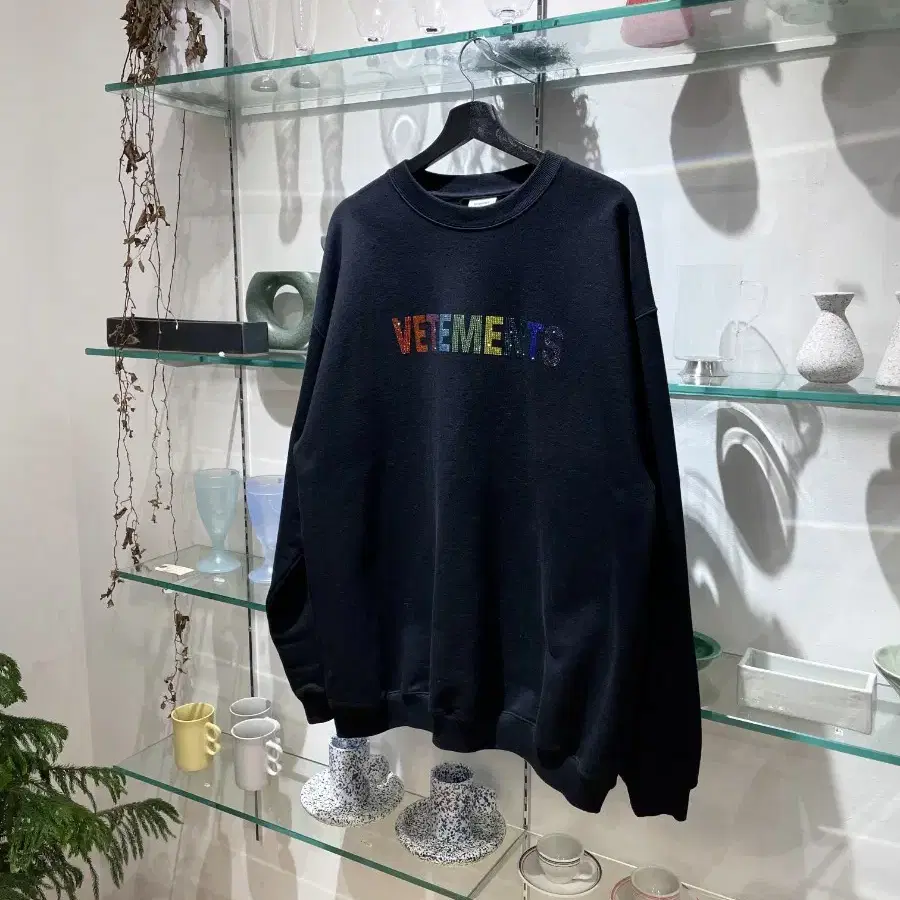 22SS 베트멍 rainbow crystal logo sweatshirt