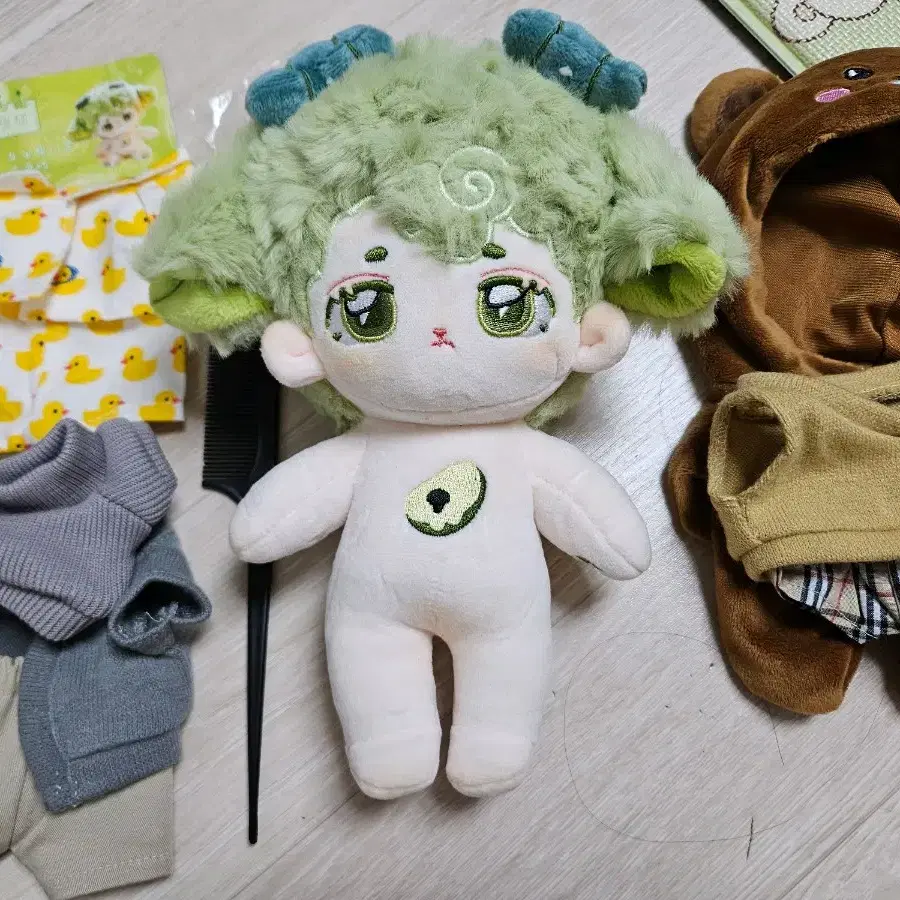 20cm 인형 팔아요.